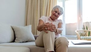 Treatment of arthritis in knee